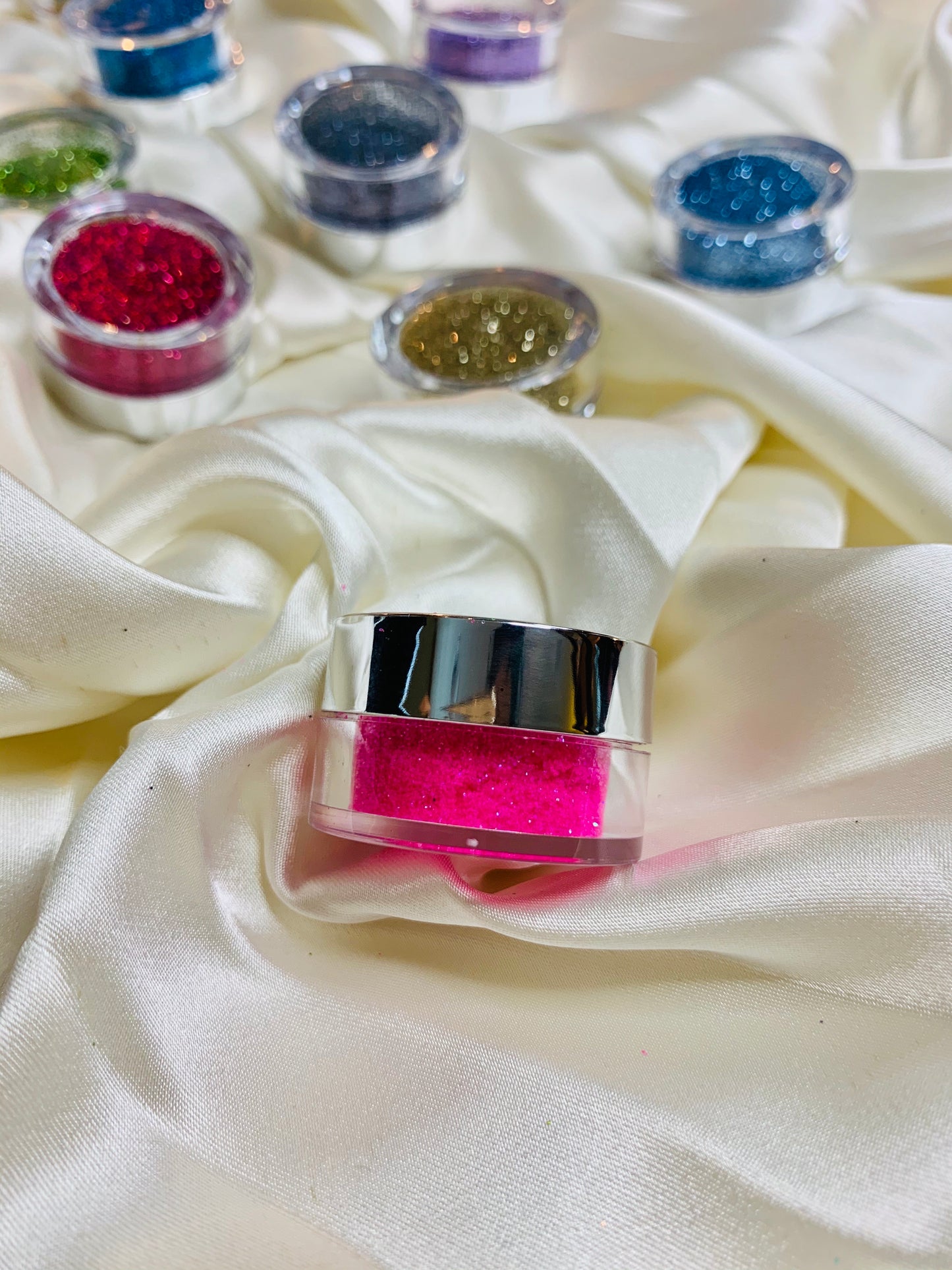Hot pink n/b gLt Nail and body glitter extra fine (pink lights )black light activated